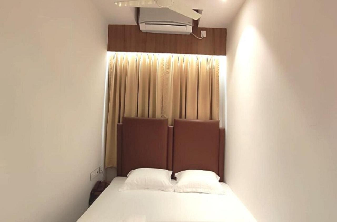 Staymaker Hotel Mohan Palace Baharampur Exterior photo