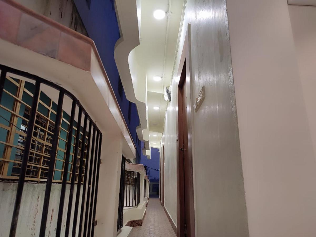 Staymaker Hotel Mohan Palace Baharampur Exterior photo