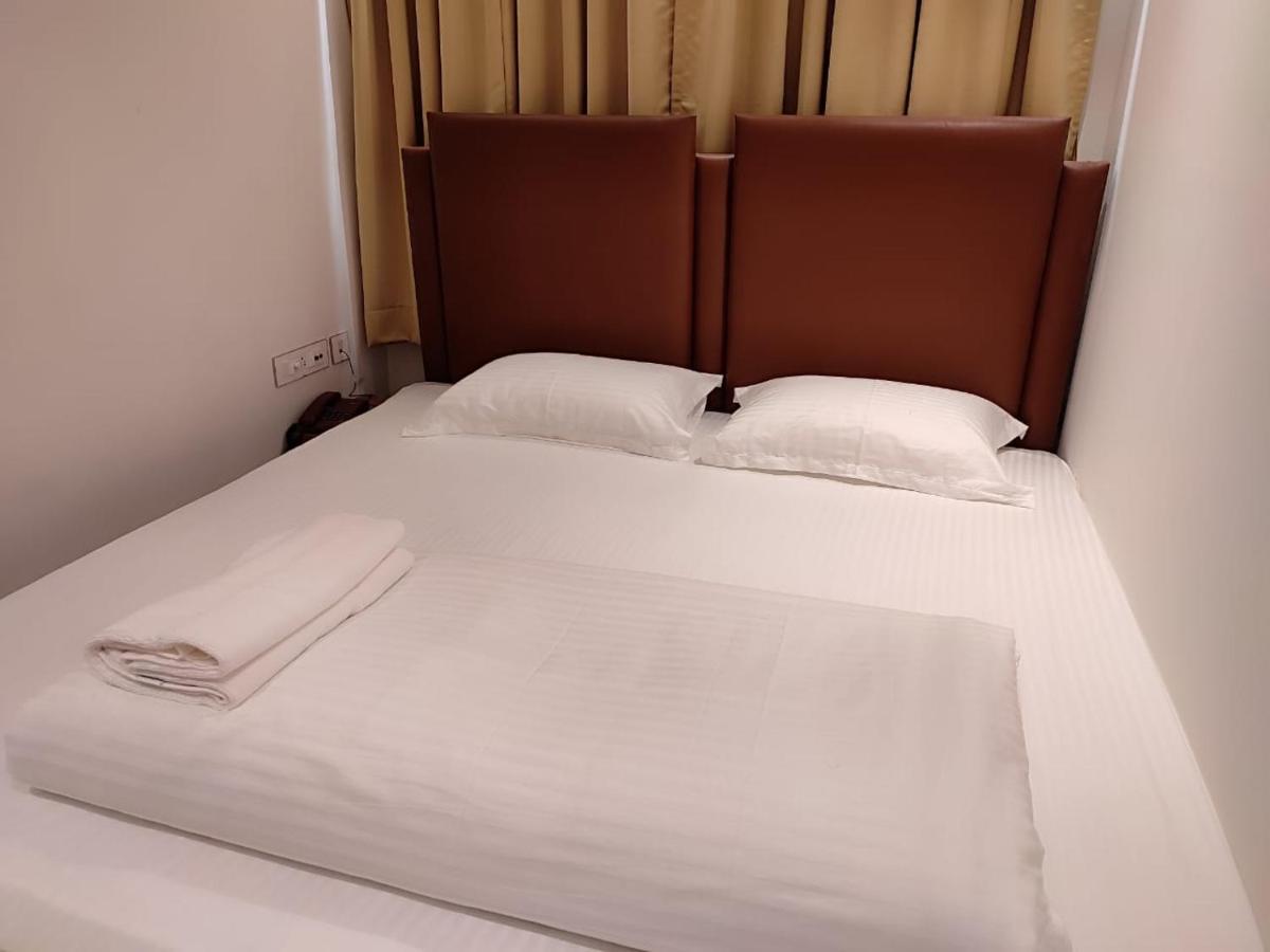 Staymaker Hotel Mohan Palace Baharampur Exterior photo
